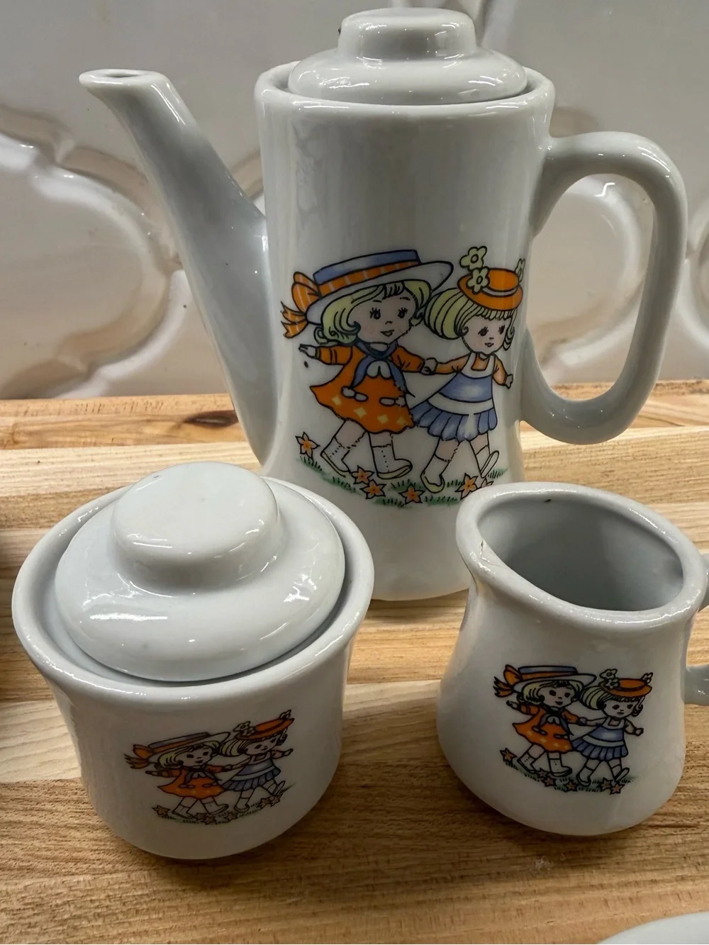 Vintage 1970s Miniature Porcelain Children's Tea Set Japan 15 Pc 4 Service